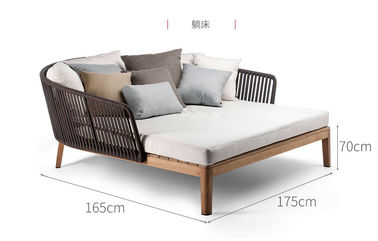 Il sofà dell'angolo dei mobili da giardino del rattan, la disposizione dei posti a sedere del patio fissa la protezione UV