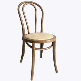Le alte sedie posteriori di legno solido del ristorante/hanno ricoperto le sedie pranzanti di legno